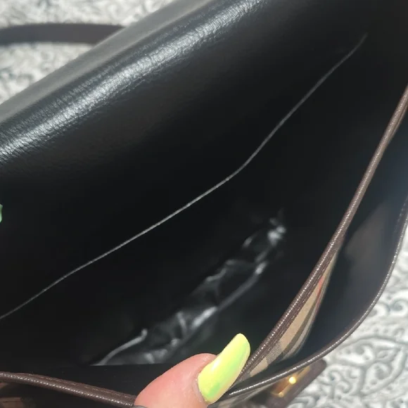 Burberry Beautifel Amazing Condition Checkered Crossbody Bag Authentic Spotless - Picture 9 of 13